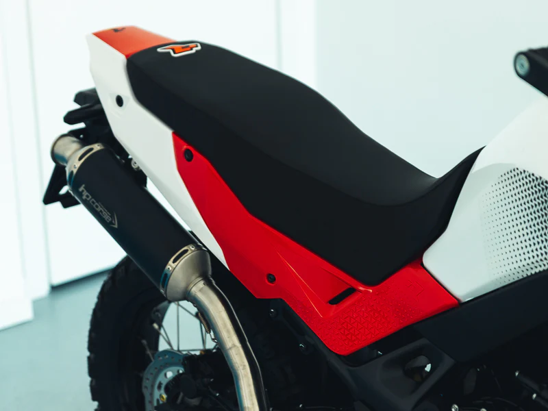PLASTIC KIT WITH SEAT TRANSALP 750 R-TECH RED BLACK WHITE R-KITALP-RS1-024 - Image 7