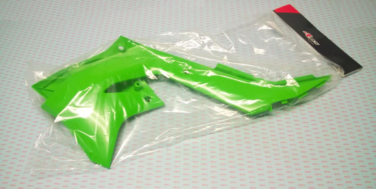 RADIATOR SCOOPS 2019-23 KX450F NEON GREEN, RTECH R-CVKXFVF0019 - Image 3