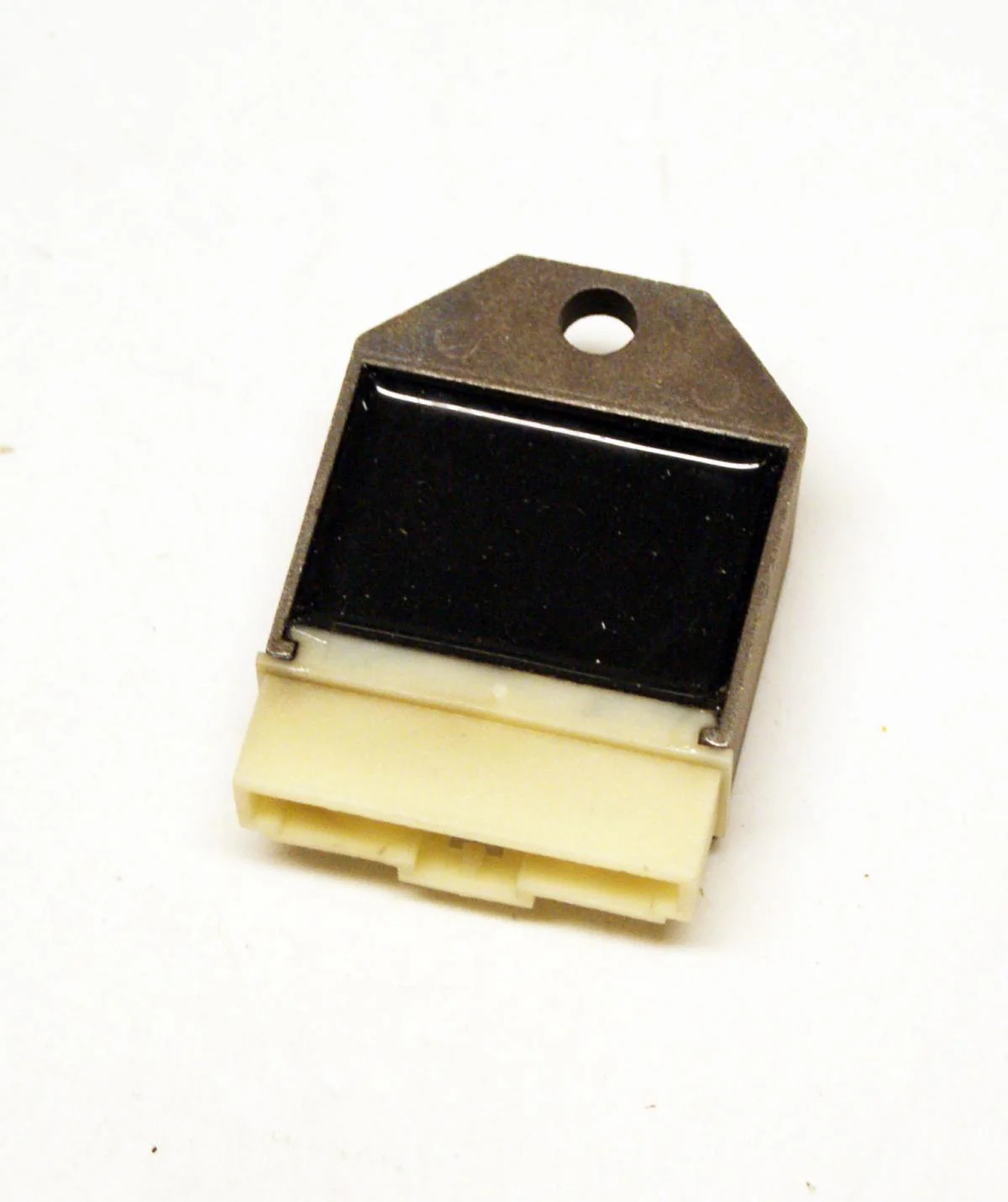 REGULATOR VOLTAGE 12v / 8A, DZE 02015-04 3AH-81960-00-00 - Image 2