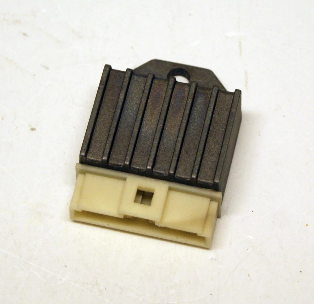 REGULATOR VOLTAGE 12v / 8A, DZE 02015-04 3AH-81960-00-00 - Image 4