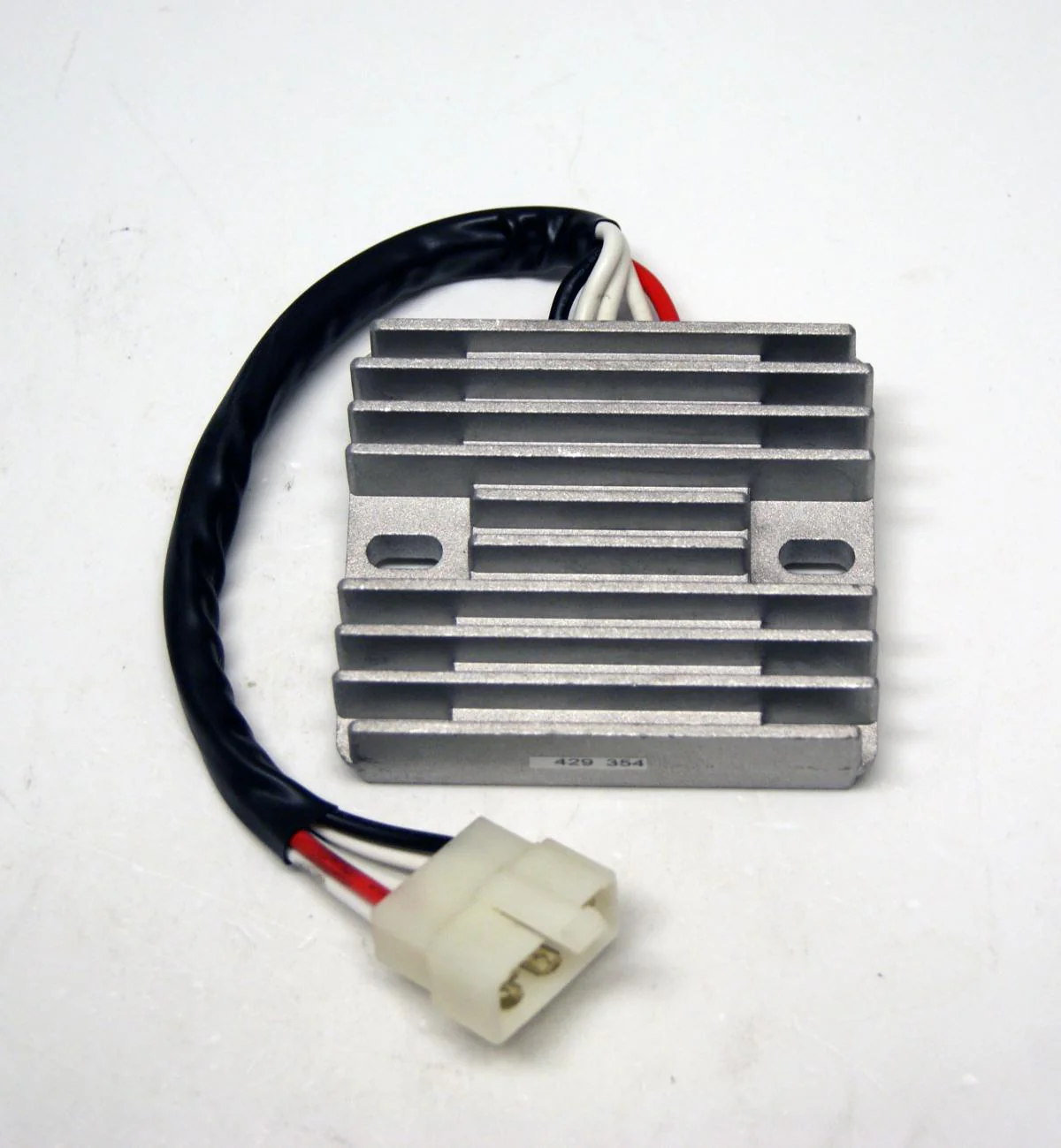 REGULATOR Yamaha XVZ1300, AYA6037, 3VD-81960-00-00, ROAD, 3LS-81960-01-00 (44-3978 - Image 3