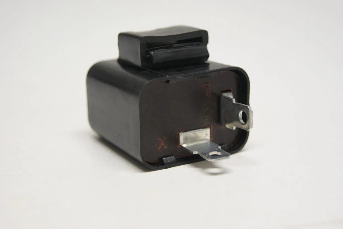 RELAY 12V-18/23W 2 PIN TZR125, FLASHER WINKER RELAY UNIT, IND210 - Image 2