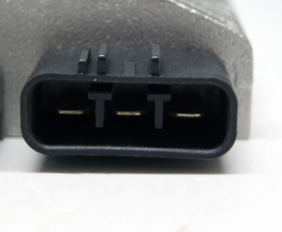 VOLTAGE REGULATOR 12V / 50A MOSFET, DZE 02425-04 - Image 4